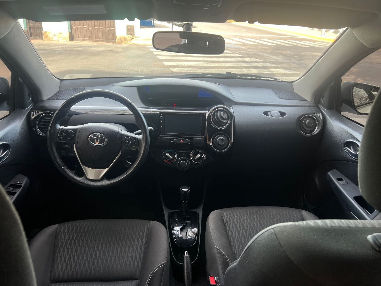 Toyota Etios Usado Financiado en Mendoza, deRuedas