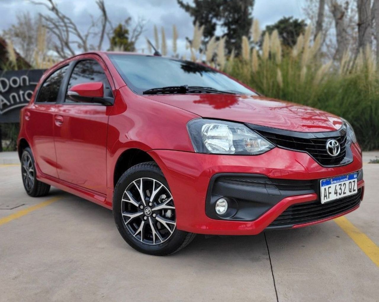 Toyota Etios Usado en Mendoza, deRuedas