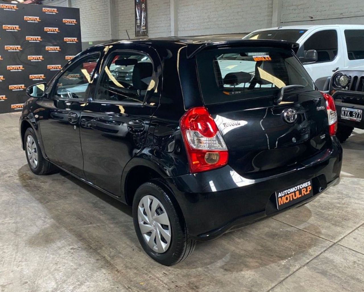 Toyota Etios Usado en Mendoza, deRuedas