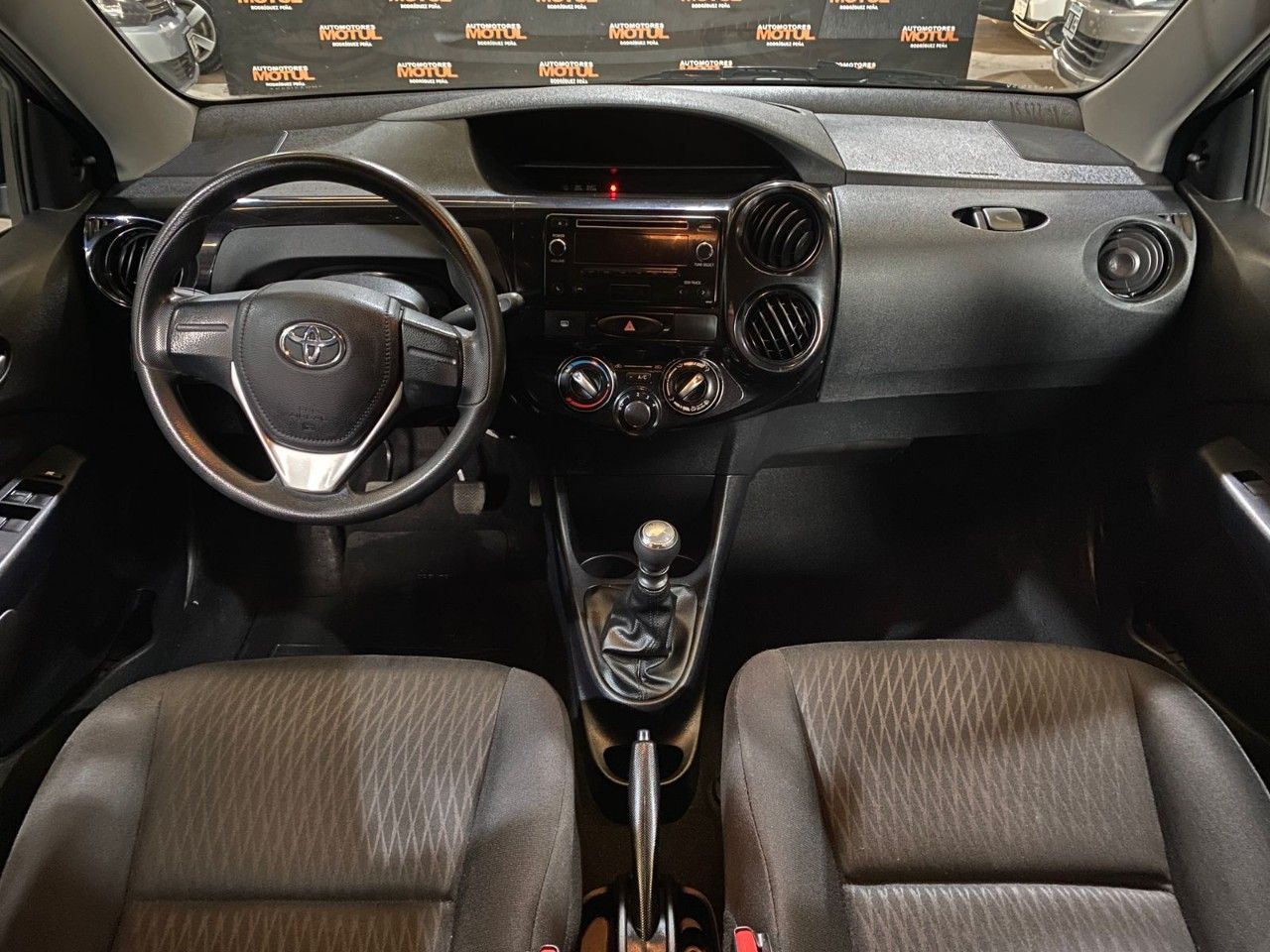Toyota Etios Usado en Mendoza, deRuedas