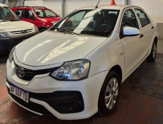 Toyota Etios Usado en Mendoza Financiado