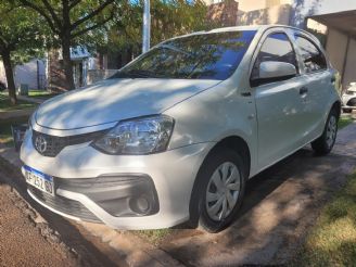 Toyota Etios Usado en Mendoza Financiado