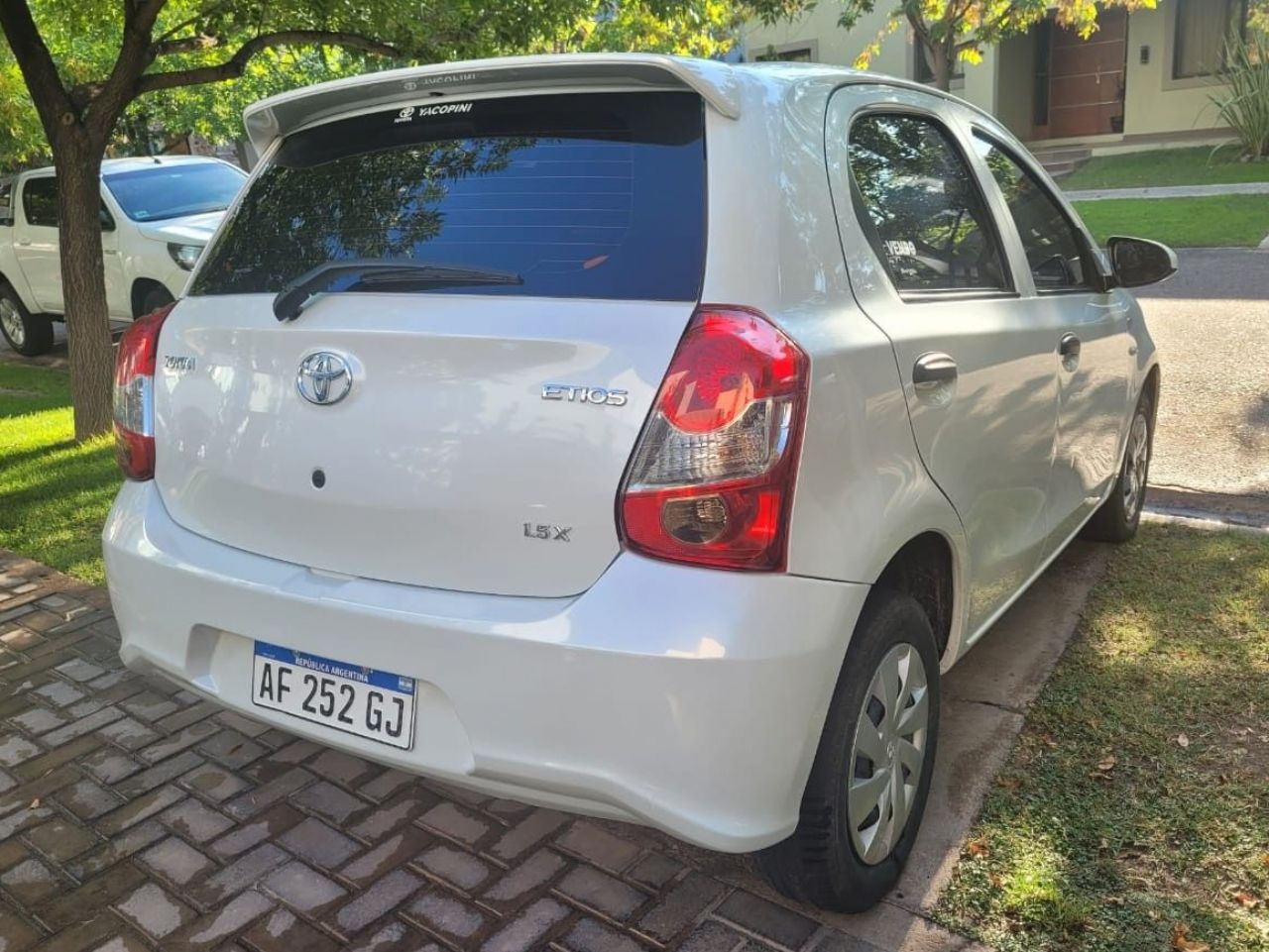 Toyota Etios Usado Financiado en Mendoza, deRuedas