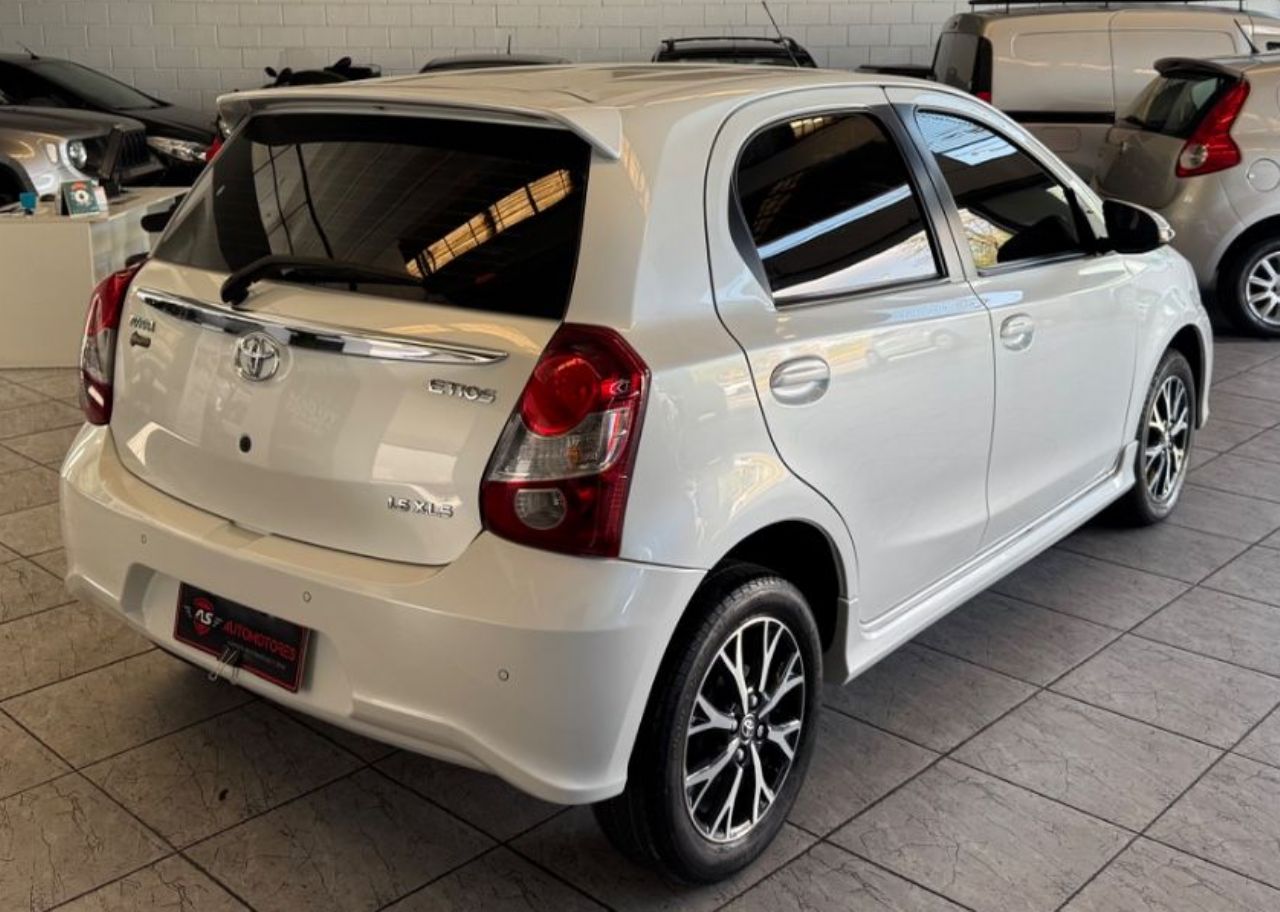 Toyota Etios Usado Financiado en Córdoba, deRuedas