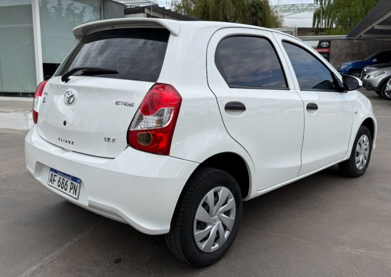 Toyota Etios Usado en San Luis, deRuedas