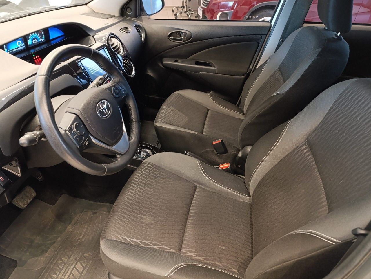 Toyota Etios Usado Financiado en Córdoba, deRuedas