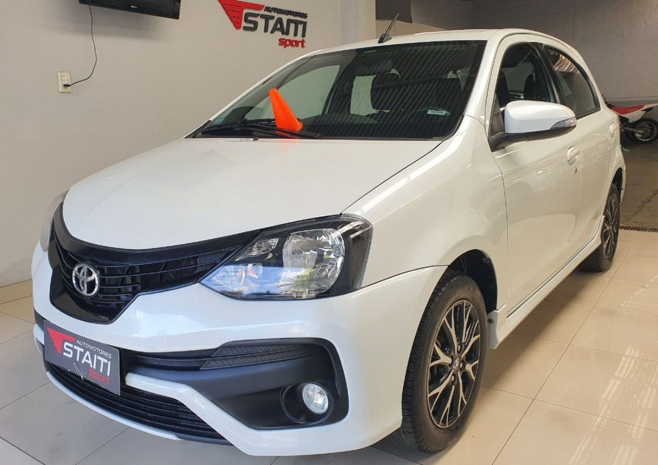 Toyota Etios Usado Financiado en Mendoza, deRuedas