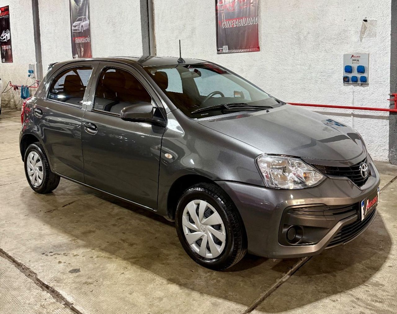 Toyota Etios Usado Financiado en Mendoza, deRuedas
