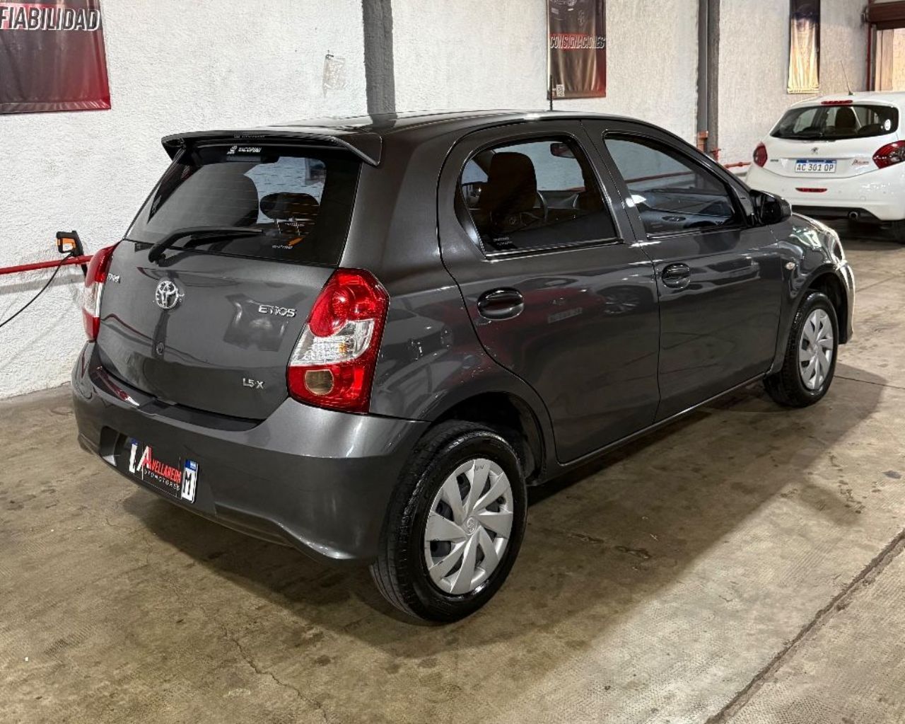 Toyota Etios Usado Financiado en Mendoza, deRuedas