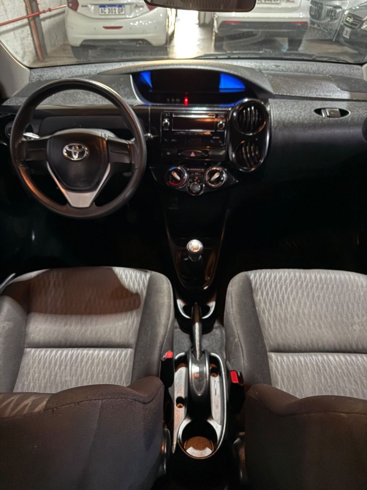 Toyota Etios Usado Financiado en Mendoza, deRuedas