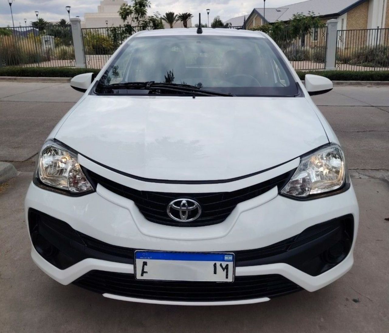 Toyota Etios Usado en Mendoza, deRuedas