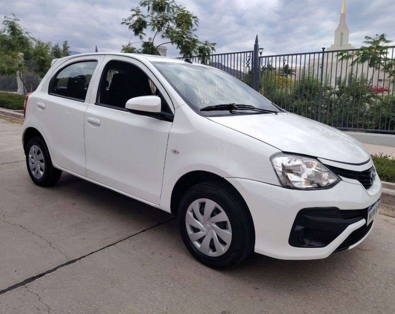 Toyota Etios Usado en Mendoza, deRuedas