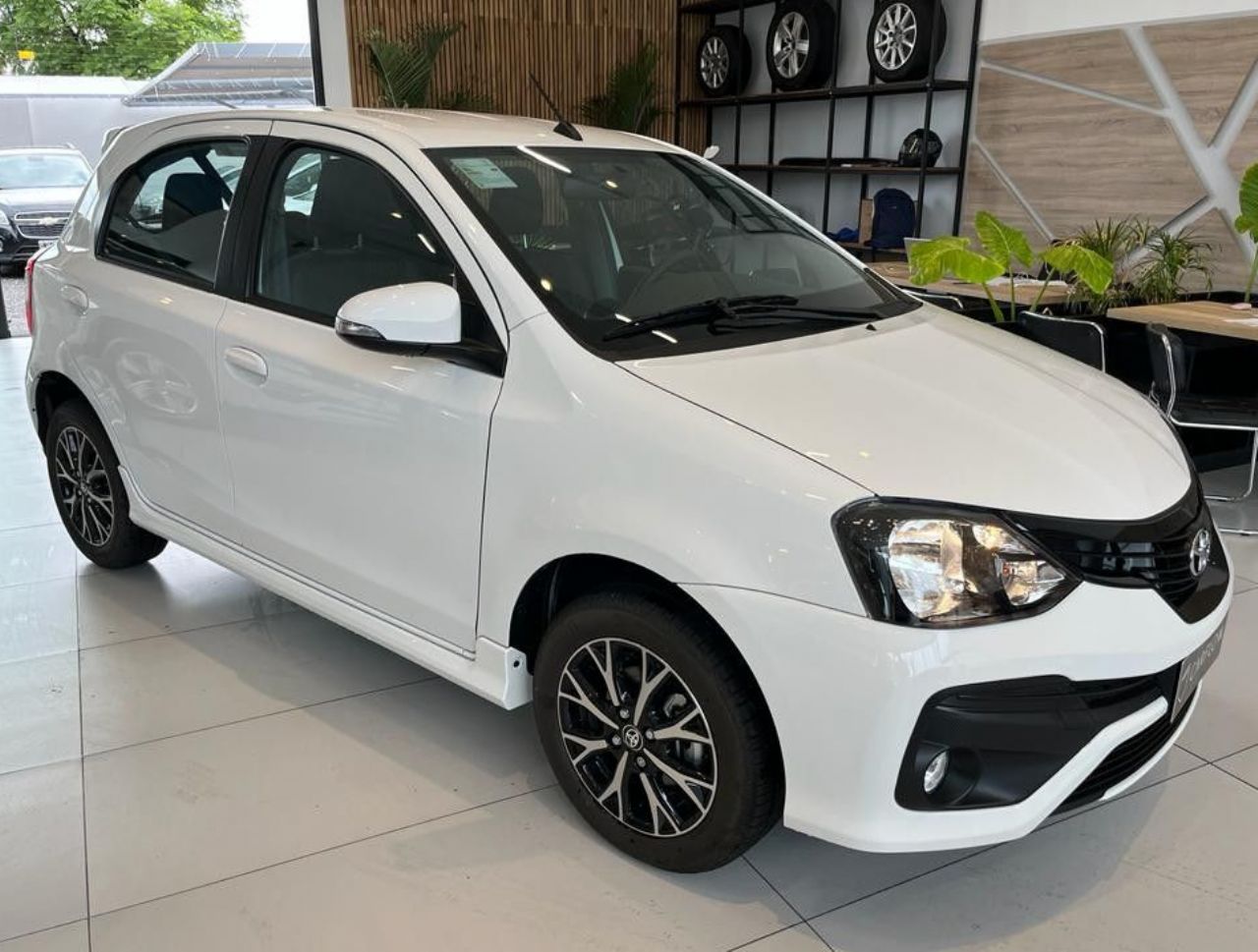 Toyota Etios Nuevo en Córdoba, deRuedas