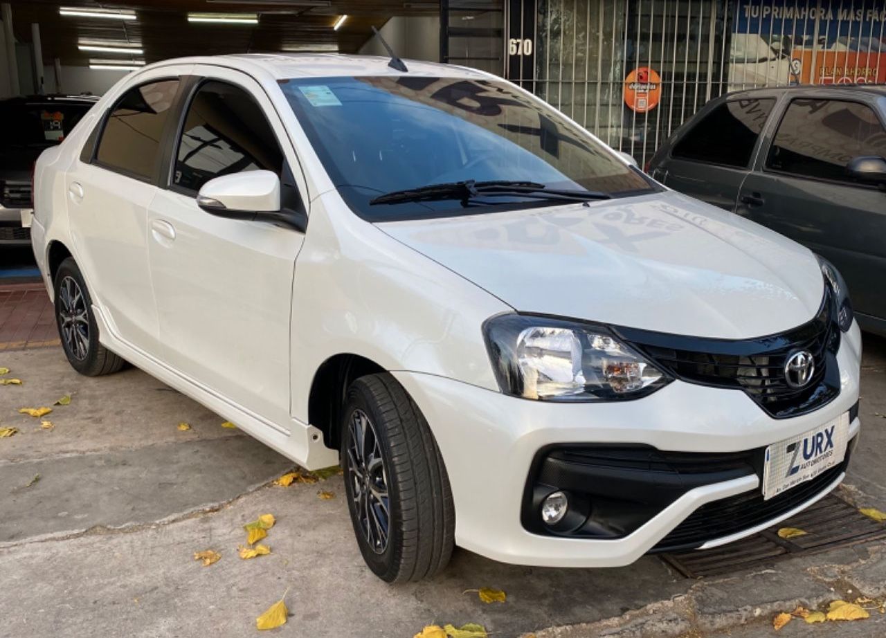Toyota Etios Usado en Mendoza, deRuedas