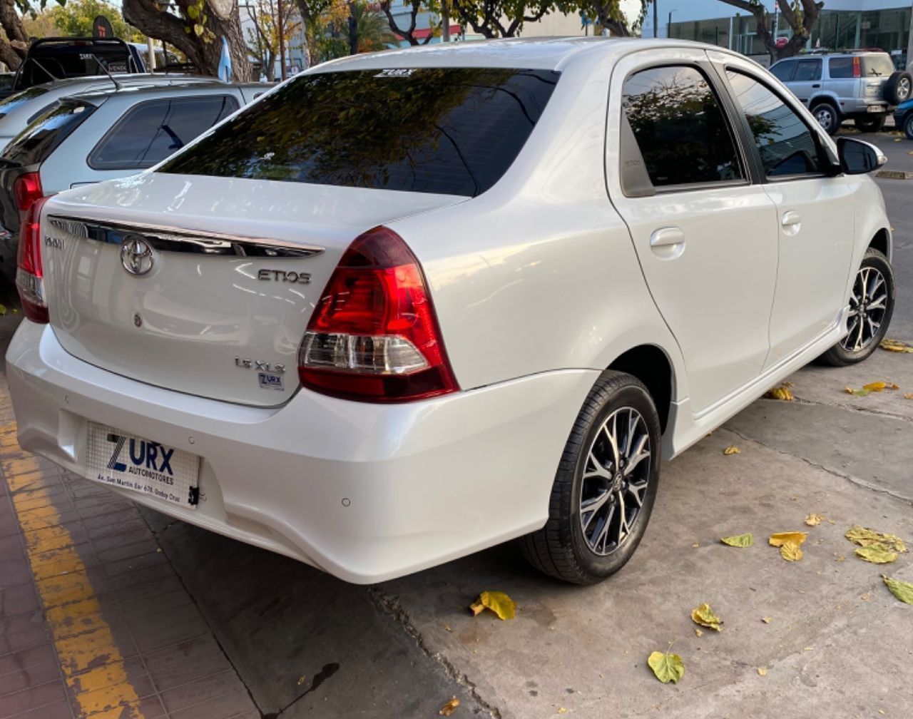 Toyota Etios Usado en Mendoza, deRuedas
