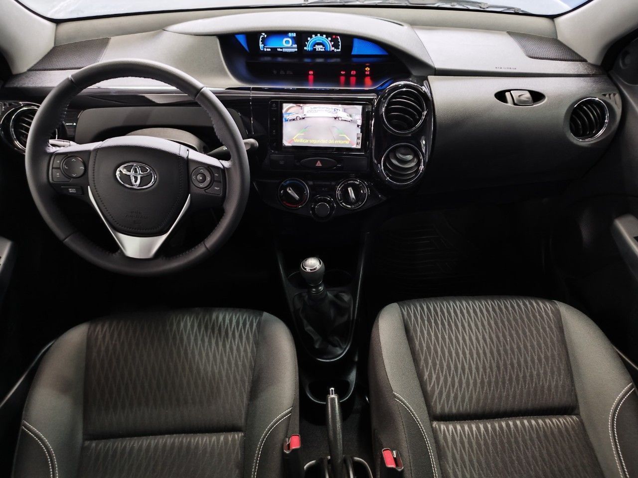 Toyota Etios Usado en Mendoza, deRuedas
