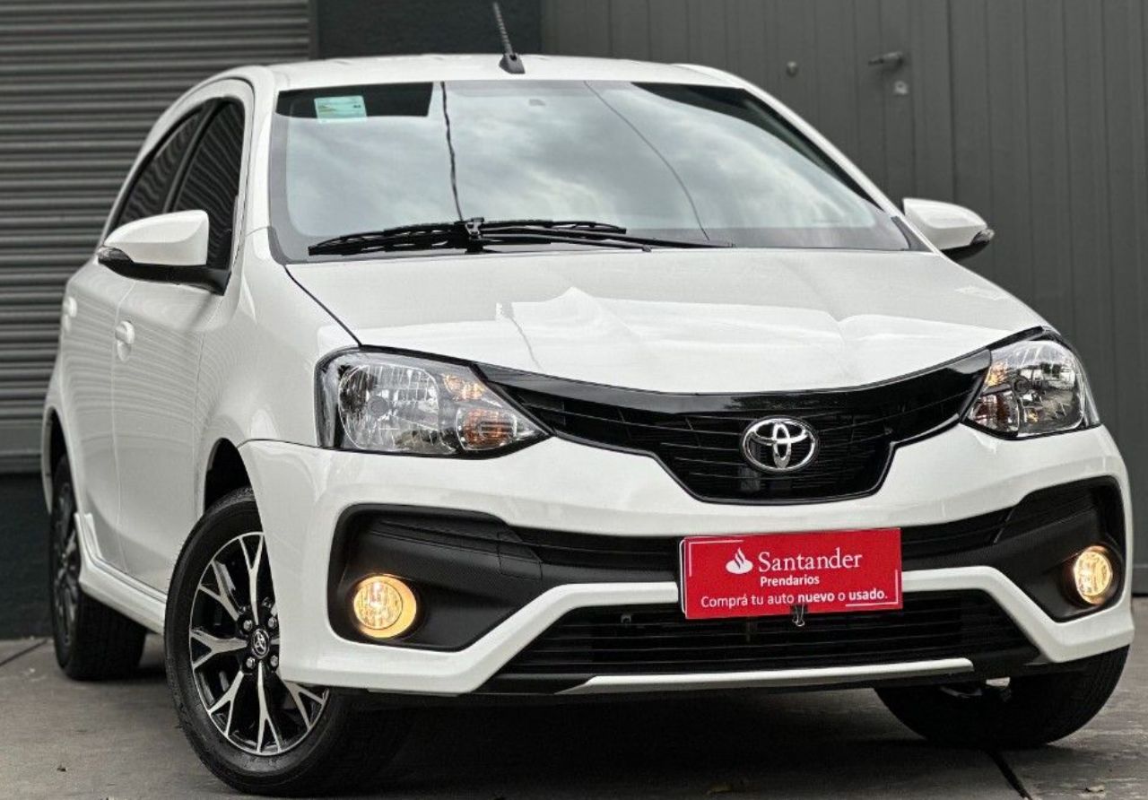Toyota Etios Usado en Córdoba, deRuedas