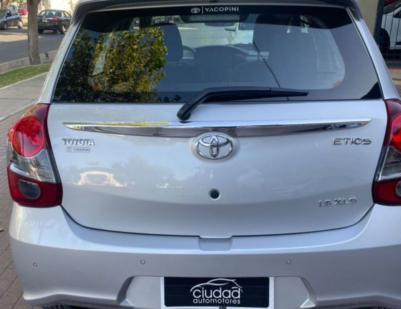 Toyota Etios Usado Financiado en Mendoza, deRuedas