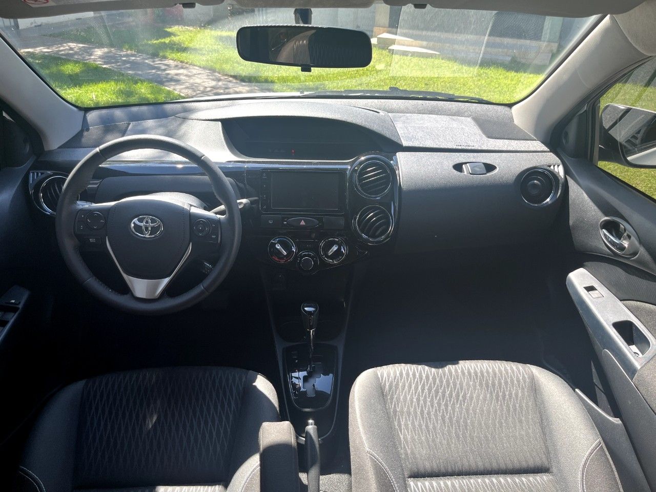 Toyota Etios Usado en Mendoza, deRuedas