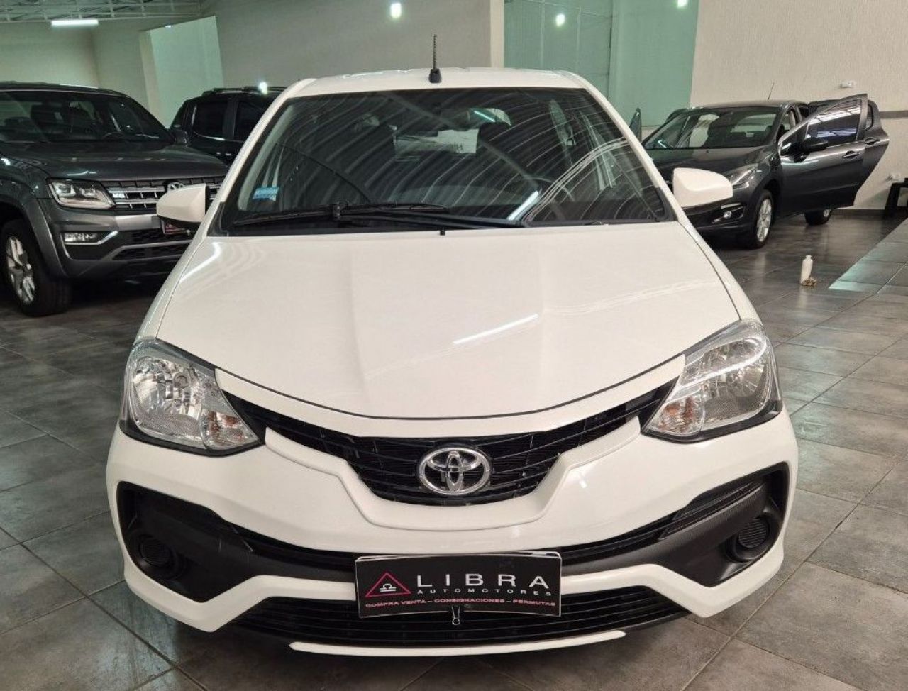 Toyota Etios Usado Financiado en Mendoza, deRuedas
