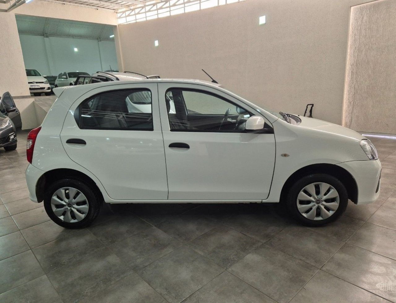 Toyota Etios Usado Financiado en Mendoza, deRuedas