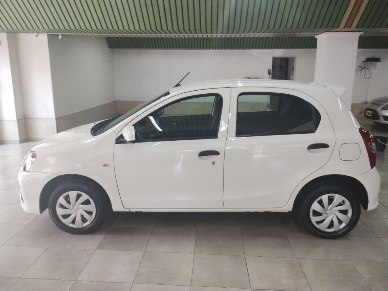 Toyota Etios Usado en Mendoza, deRuedas
