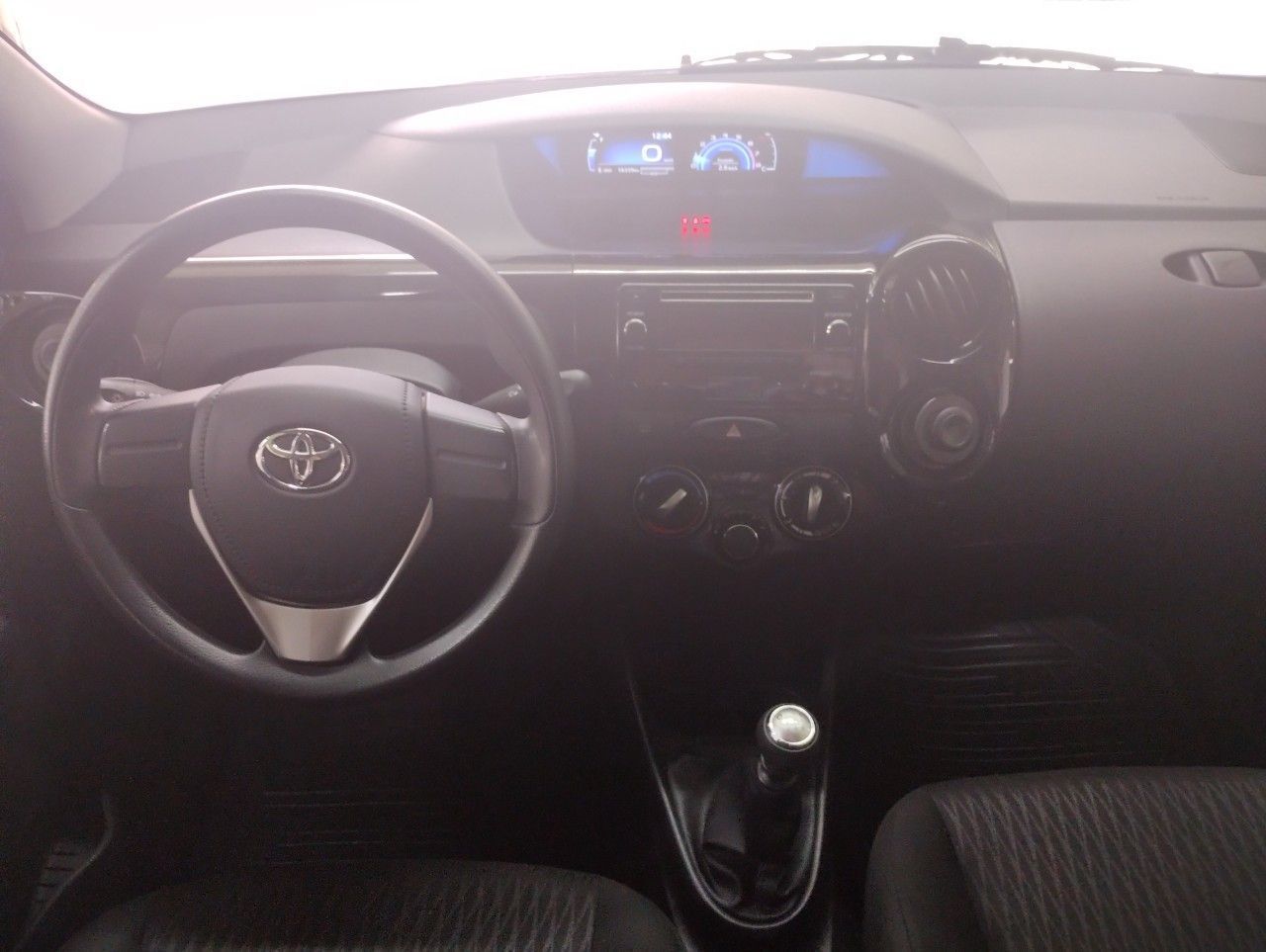 Toyota Etios Usado en Mendoza, deRuedas