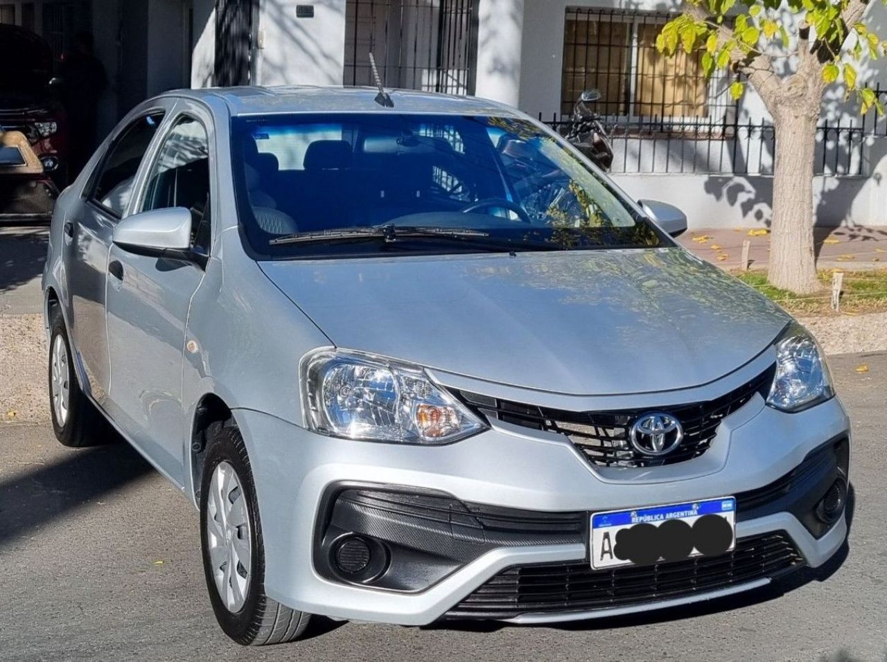 Toyota Etios Usado en Mendoza, deRuedas