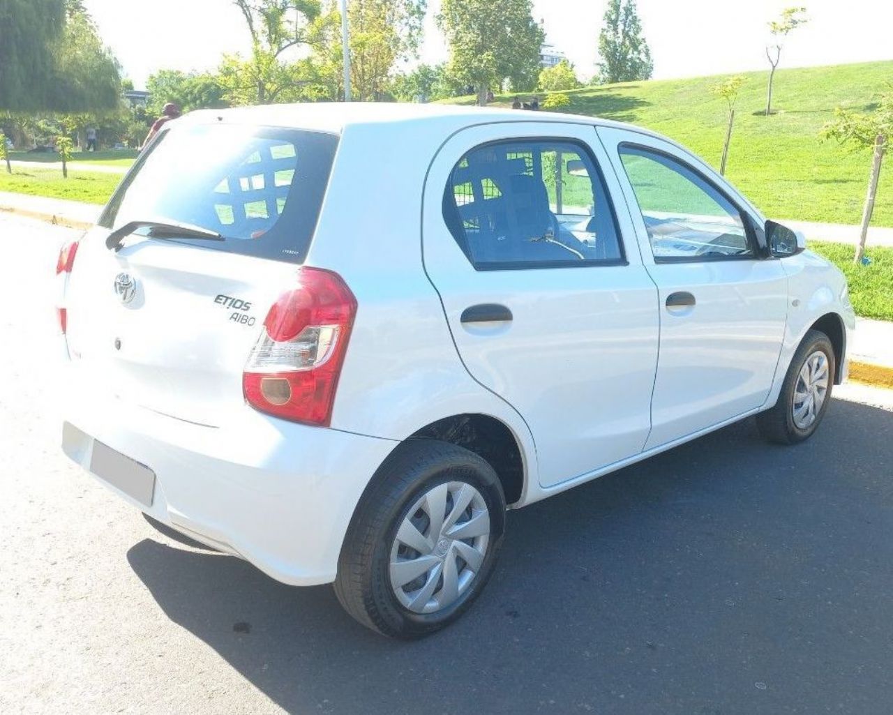Toyota Etios Usada en Mendoza, deRuedas