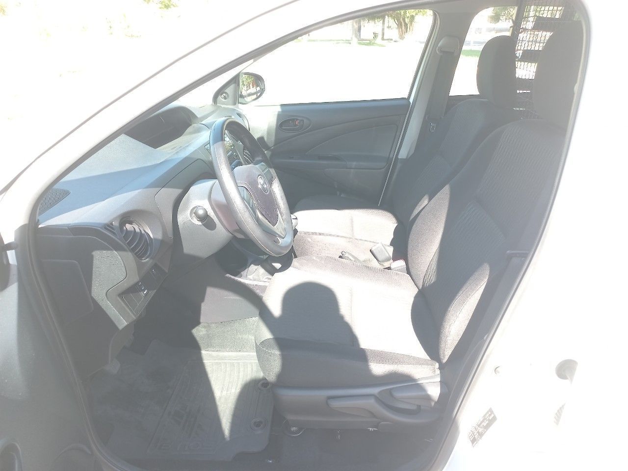 Toyota Etios Usada en Mendoza, deRuedas