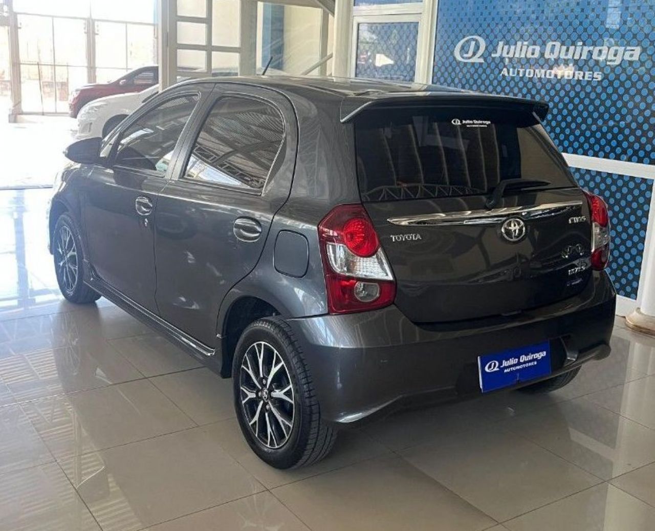Toyota Etios Usado en Mendoza, deRuedas