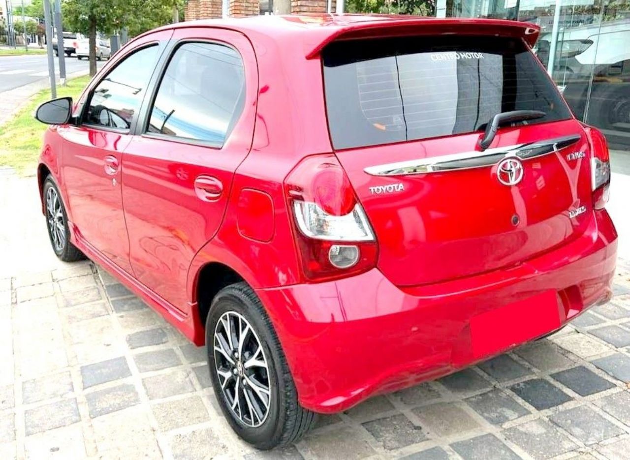 Toyota Etios Usado Financiado en Córdoba, deRuedas