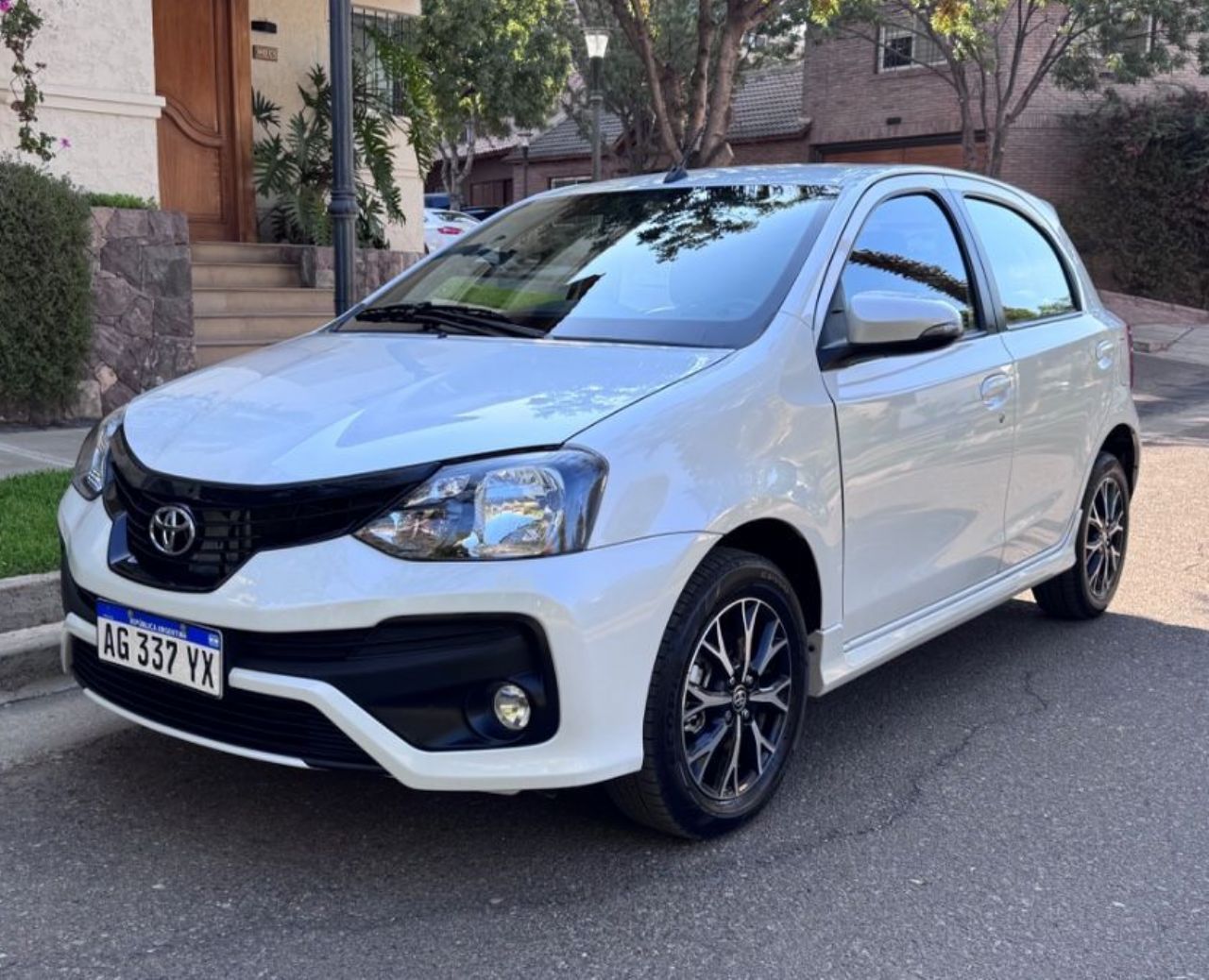 Toyota Etios Usado en Mendoza, deRuedas