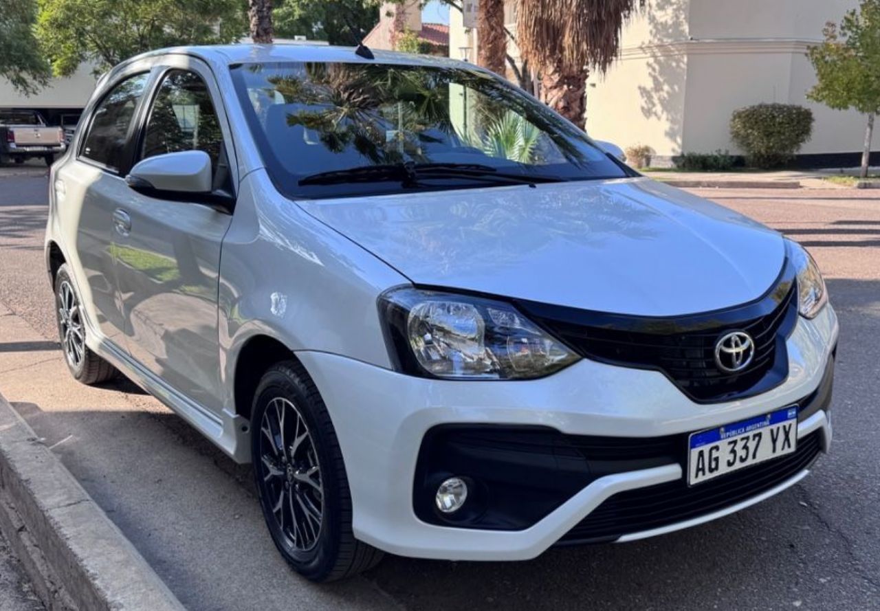 Toyota Etios Usado en Mendoza, deRuedas
