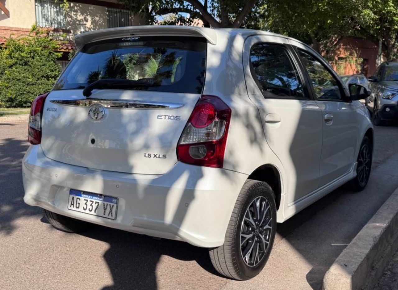 Toyota Etios Usado en Mendoza, deRuedas
