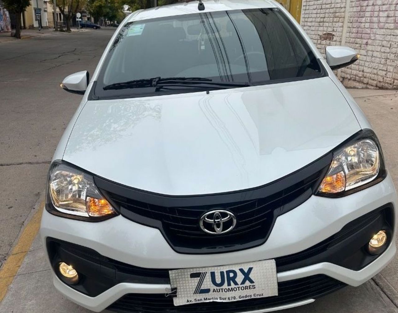 Toyota Etios Usado Financiado en Mendoza, deRuedas