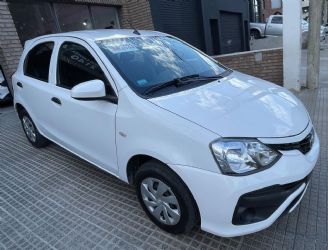 Toyota Etios Usado en Córdoba Financiado