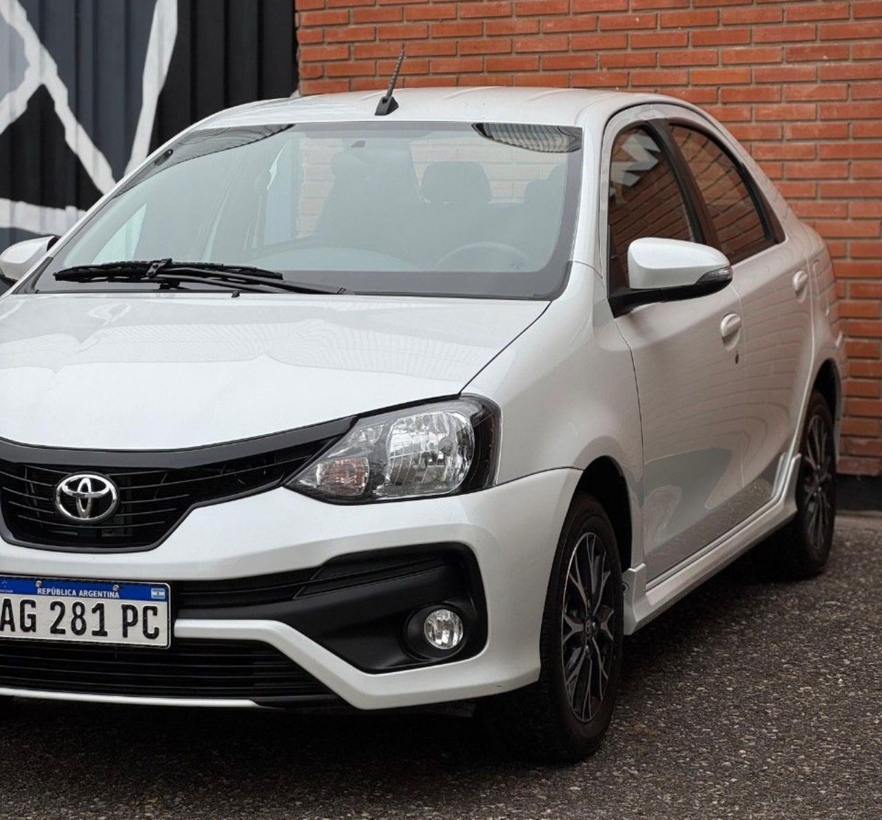 Toyota Etios Usado Financiado en Córdoba, deRuedas