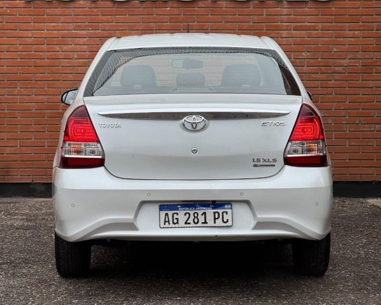 Toyota Etios Usado Financiado en Córdoba, deRuedas