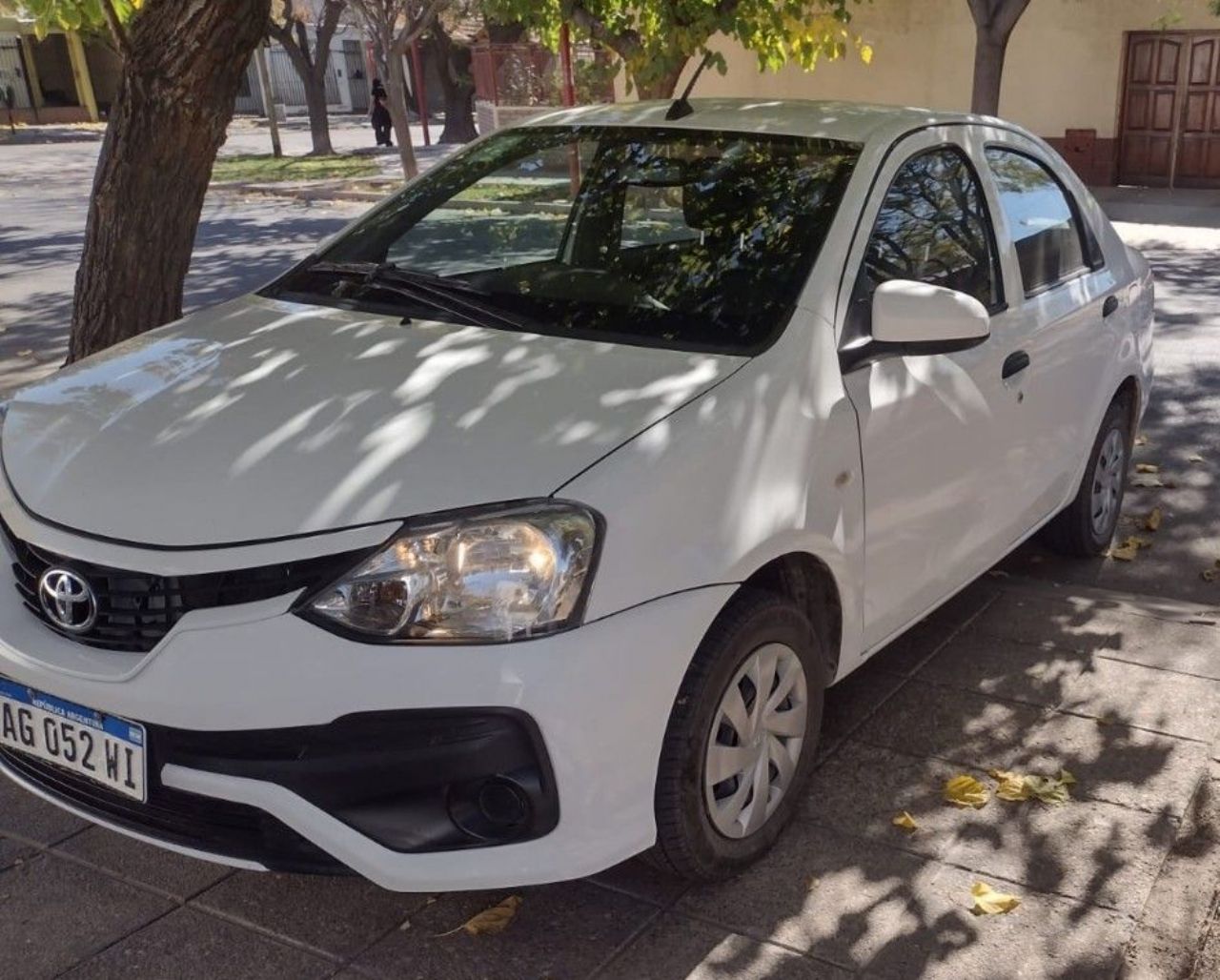 Toyota Etios Usado en Mendoza, deRuedas