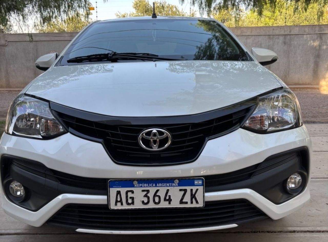 Toyota Etios Usado en Mendoza, deRuedas