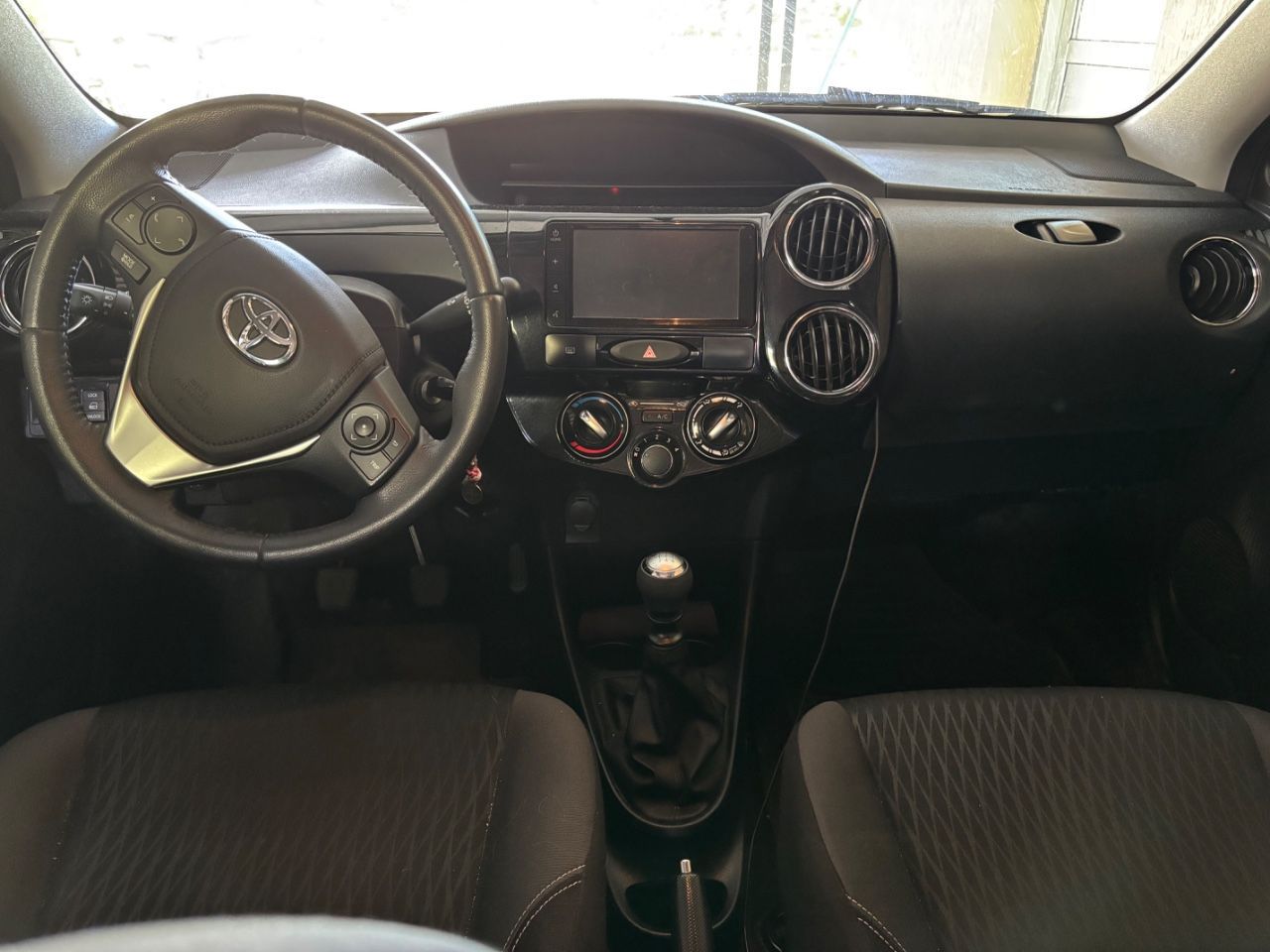 Toyota Etios Usado en Mendoza, deRuedas