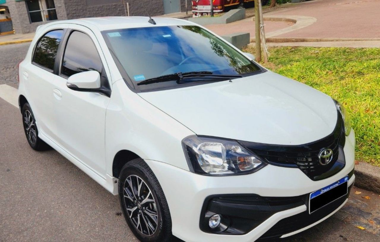 Toyota Etios Usado en Buenos Aires, deRuedas