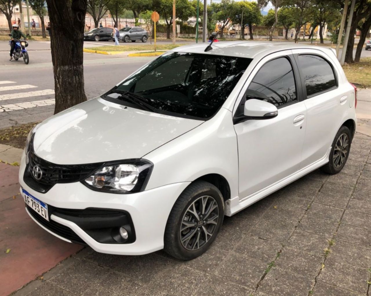 Toyota Etios Usado en Salta, deRuedas