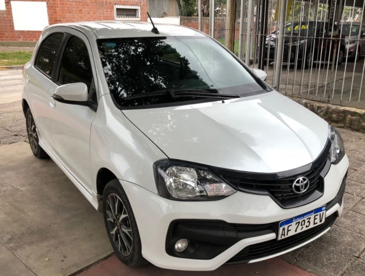 Toyota Etios Usado en Salta, deRuedas