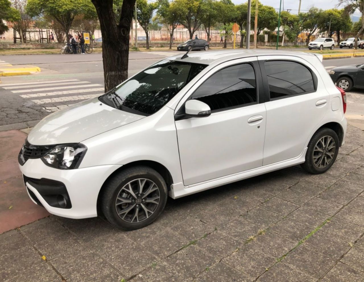 Toyota Etios Usado en Salta, deRuedas