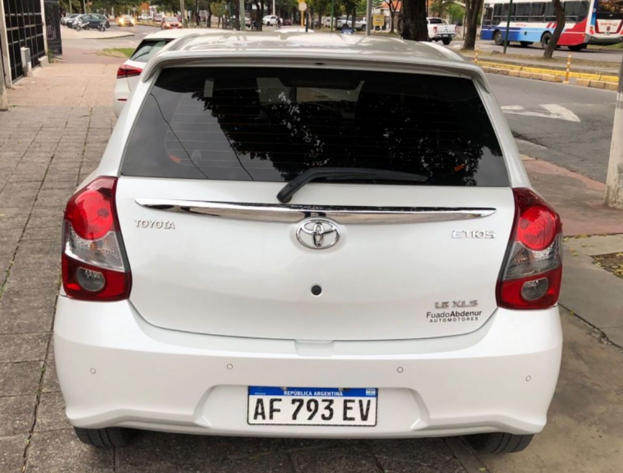 Toyota Etios Usado en Salta, deRuedas