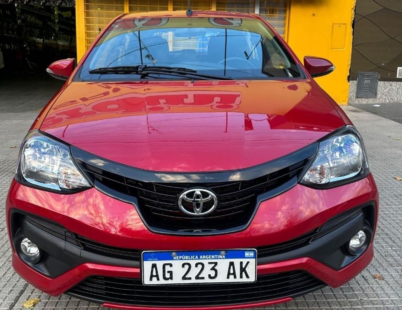 Toyota Etios Usado en Mendoza, deRuedas