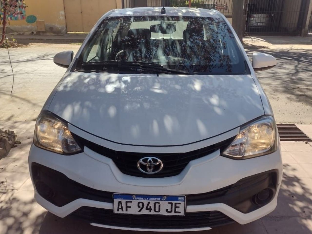 Toyota Etios Usado en Mendoza, deRuedas