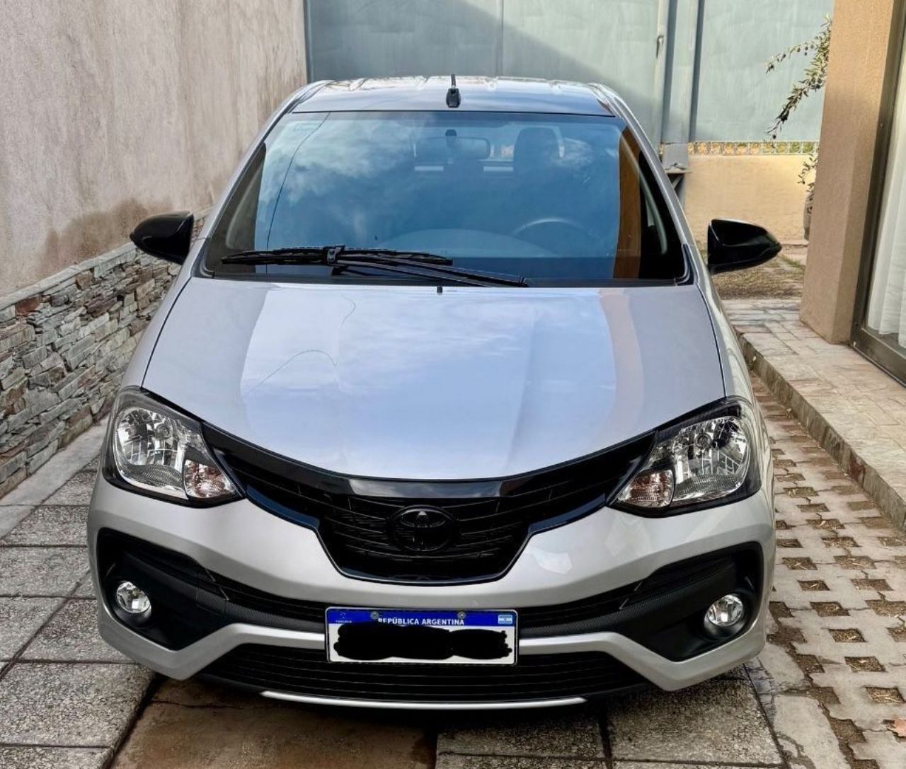 Toyota Etios Usado en Mendoza, deRuedas